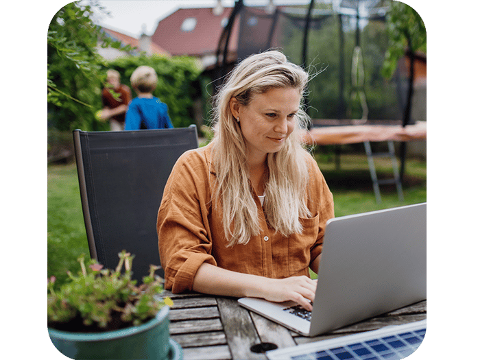 Moms Outdoor Office
